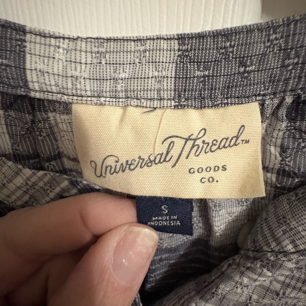 Universal Thread Black and White Plaid Shirt, Size S - Picture 2 of 4